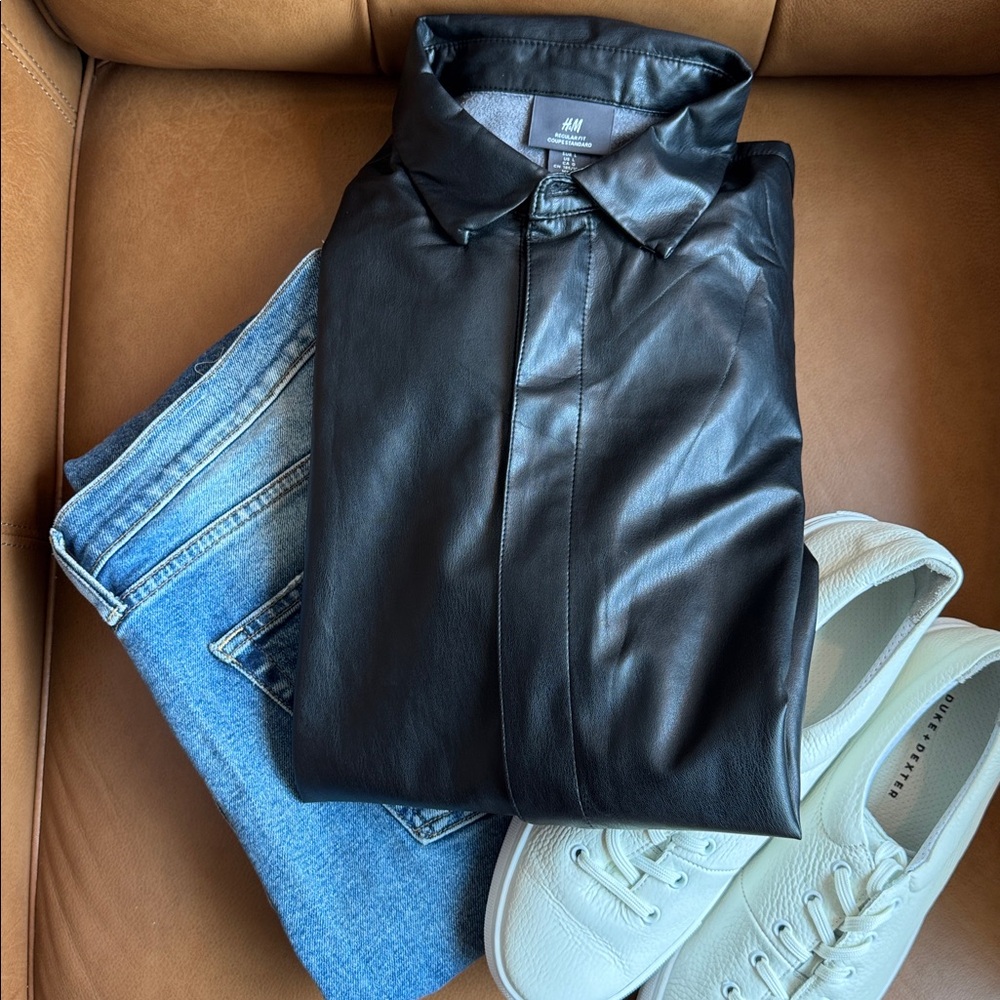 🎈NWOT🎈 H&M 🎈 LEATHER BUTTONDOWN 🎈 BLACK 🎈 LARGE